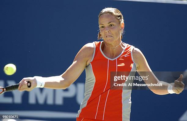 Lindsay Davenport loses to Svetlana Kuznetsova in the sem- finals of the women's singles September 10, 2004 at the 2004 US Open in New York.