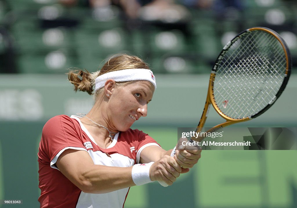 NASDAQ 100 Open - Women's Doubles - Semi-Final - Raymond/Stosur vs Kuznetsova/Mauresmo