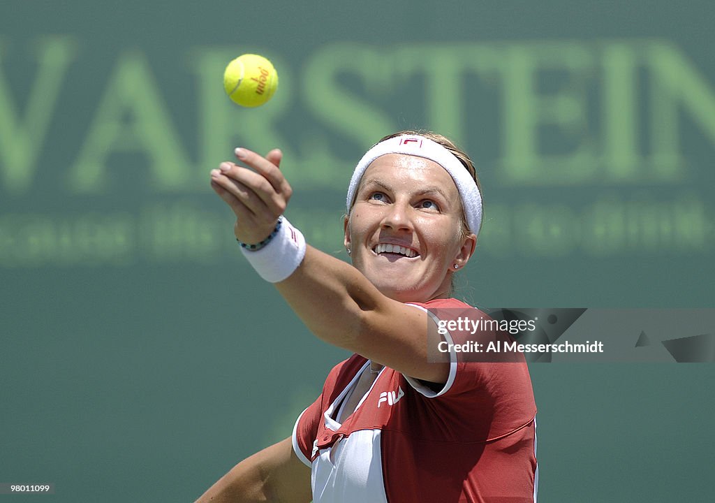 NASDAQ 100 Open - Women's Doubles - Semi-Final - Raymond/Stosur vs Kuznetsova/Mauresmo