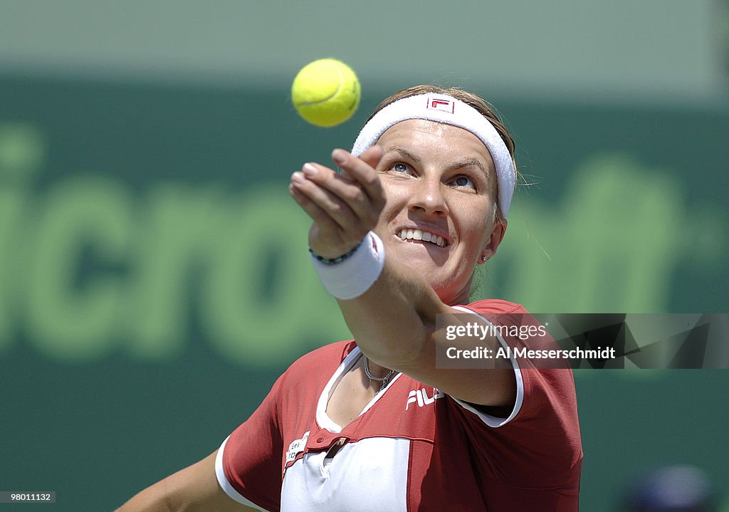 NASDAQ 100 Open - Women's Doubles - Semi-Final - Raymond/Stosur vs Kuznetsova/Mauresmo