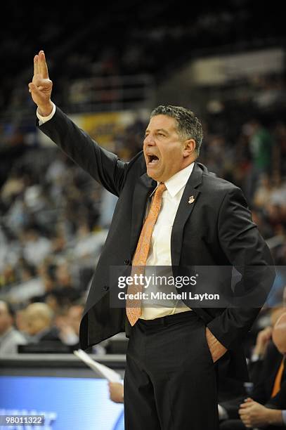 Bruce Pearl, head coach of the Tennessee Volunteers, calls out a play during the first round of NCAA Men's Basketball Championship against the san...