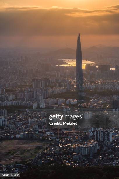 seoul cityscape at dusk - han river stock pictures, royalty-free photos & images