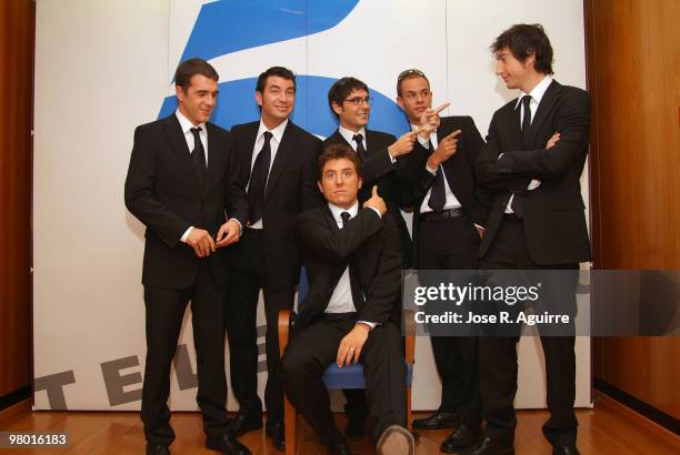 Portrait of Fernando González, Arturo Valls, Juan Ramón Bonet, Manel Fuentes, Chistián Gálvez and Toni Garrido, TV host