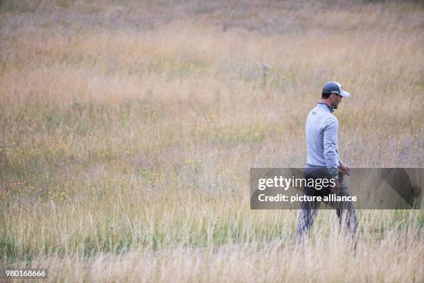 June 2018, Germany, Pulheim: Golf, European Tour - International Open. German golfer Martin kaymer walking over the playing field. Photo: Marcel...