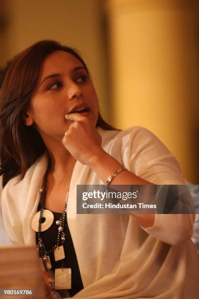 Asia Rani 5,977 Asia Rani Stock Photos, High-Res Pictures, and Images - Getty Images