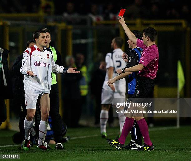 Daniele Dessena of Cagliari Calcio is sent off during the Serie A match between Atalanta BC and Cagliari Calcio at Stadio Atleti Azzurri d'Italia on...