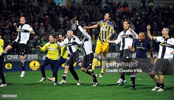 Parma FC players celebrate after the Serie A match between Parma FC and AC Milan at Stadio Ennio Tardini on March 24, 2010 in Parma, Italy.