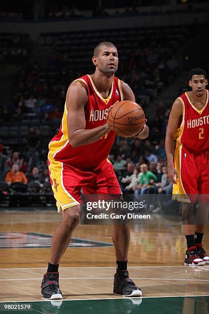 Shane Battier of the Houston Rockets shoots a free throw during the game against the Milwaukee Bucks on February 17, 2010 at the Bradley Center in...