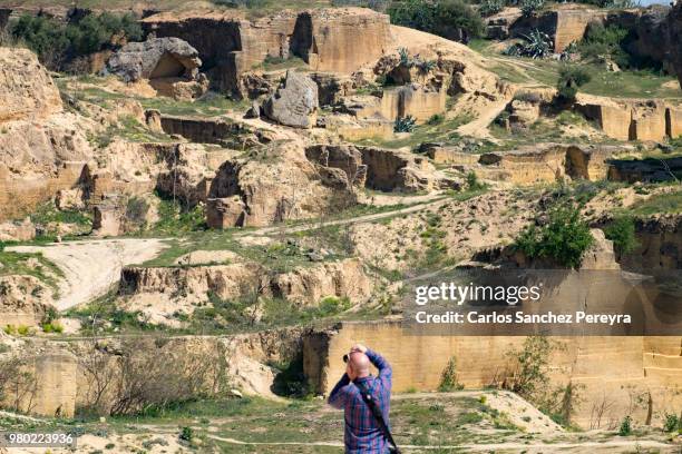 quarry in spain - osuna photos et images de collection