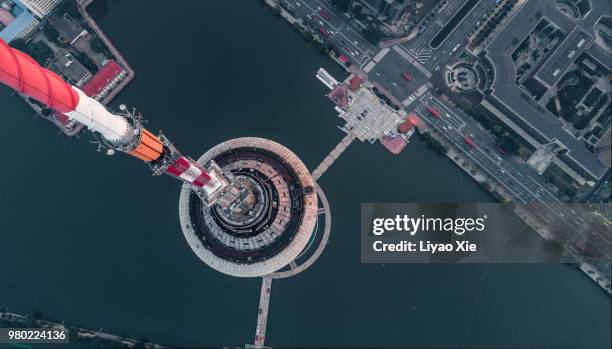 aerial view of tianjin radio and television tower - radio fluss draussen stock-fotos und bilder