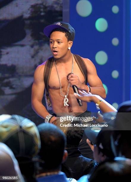 Roemo The Rapper 2,020 New College Theatre Stock Photos, High-Res Pictures, and Images ...