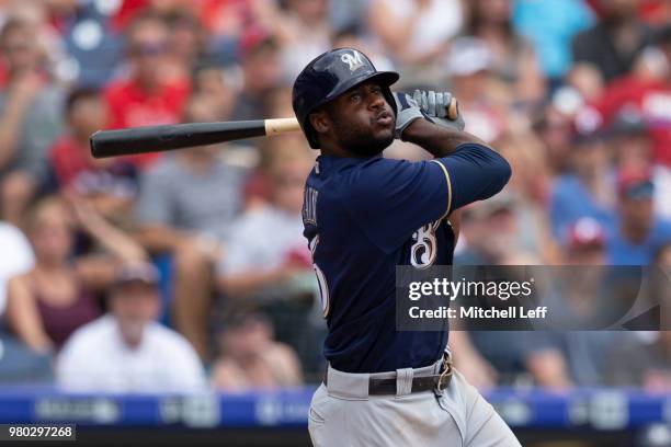 Lorenzo Cain of the Milwaukee Brewers bats against the Philadelphia Phillies at Citizens Bank Park on June 9, 2018 in Philadelphia, Pennsylvania.