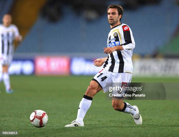 Paolo Sammarco of Udinese in actrion during the Serie A match between Udinese Calcio and AC Chievo Verona at Stadio Friuli on March 24, 2010 in...