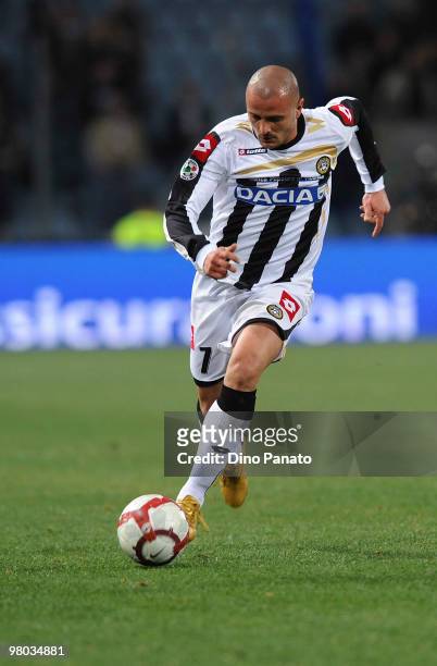 Simone Pepe of Udinese in action during the Serie A match between Udinese Calcio and AC Chievo Verona at Stadio Friuli on March 24, 2010 in Udine,...