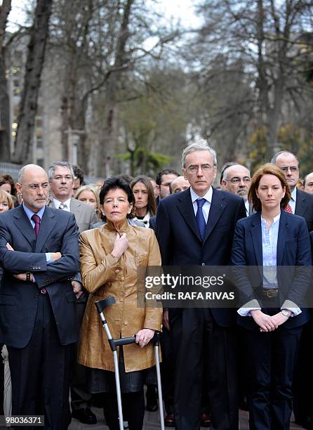 Basque Parliament president Arancha Quiroga, French Consul in Bilbao Gerard Guillonneau, Basque government education chief Isabel Celaa and interior...
