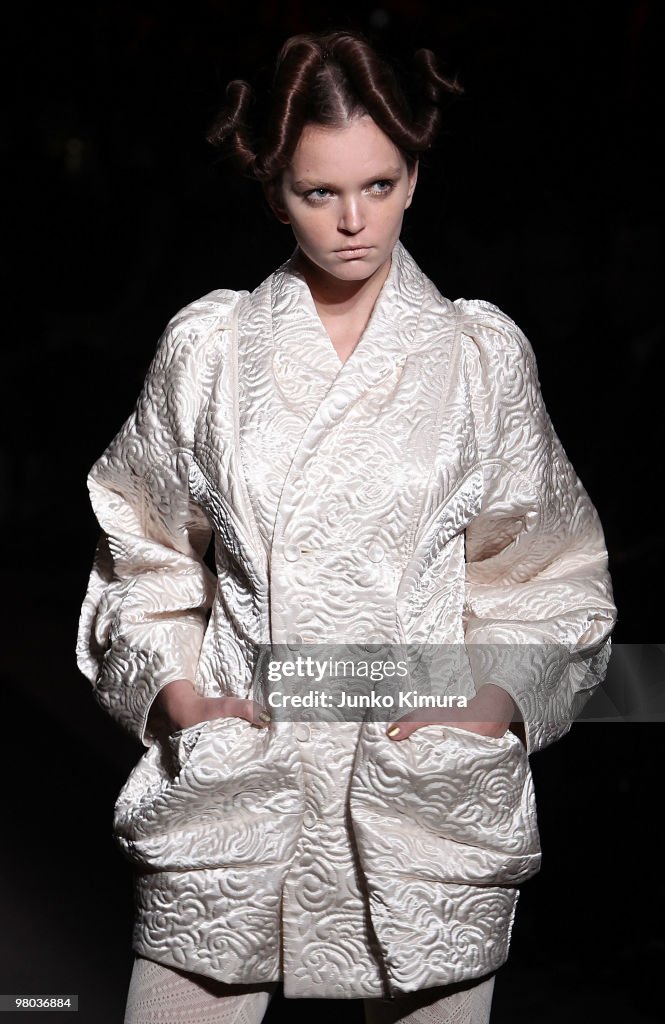 Japan Fashion Week 2010 A/W - Day 4