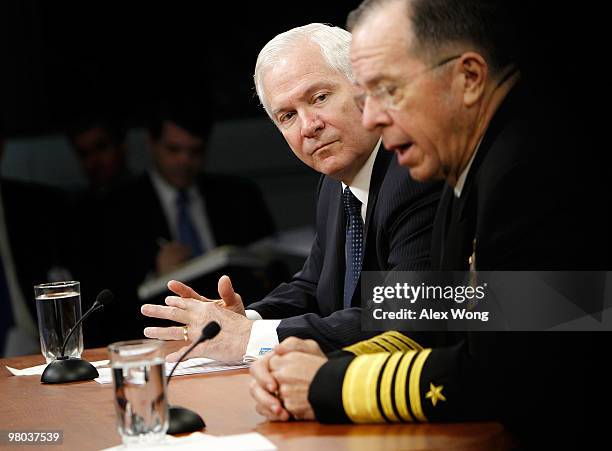 Secretary of Defense Robert Gates and Chairman of the Joint Chiefs of Staff Admiral Michael Mullen speak to members of the media during a press...