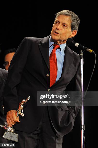 Hector Bonilla gives her acceptance speech with her statuette during the ACPT Awards, promoted by the Agrupacion de Criticos y Periodistas de Teatro...