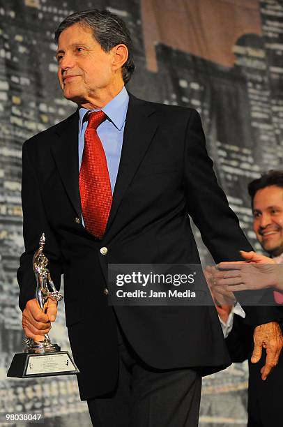 Hector Bonilla gives her acceptance speech with her statuette during the ACPT Awards, promoted by the Agrupacion de Criticos y Periodistas de Teatro...