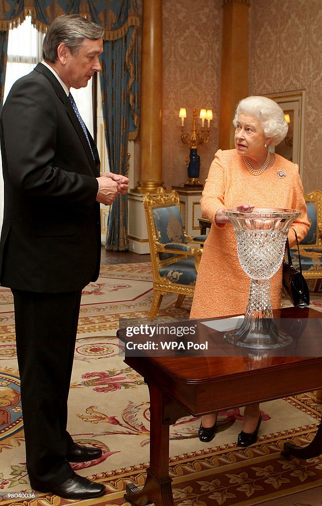 Credentials presented at Buckingham Palace