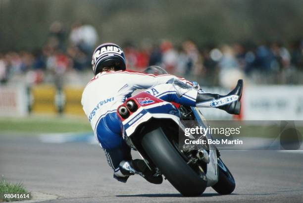 Randy Mamola of the United States rides the Honda RS500 on 22 April 1984 during the XIV TransAtlantic Challenge Motorcycle races at the Donington...