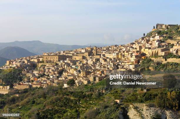 leonforte - sunny leon stock pictures, royalty-free photos & images