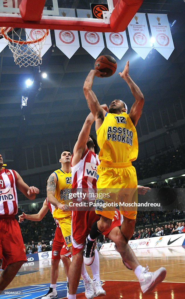 Olympiacos Piraeus vs Asseco Prokom - Euroleague Basketball Playoffs