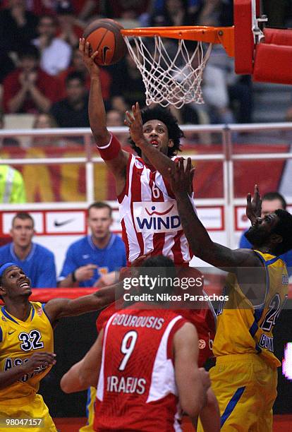 Josh Childress, #6 of Olympiacos Piraeus in action during the Euroleague Basketball 2009-2010 Play Off Game 2 between Olympiacos Piraeus vs Asseco...