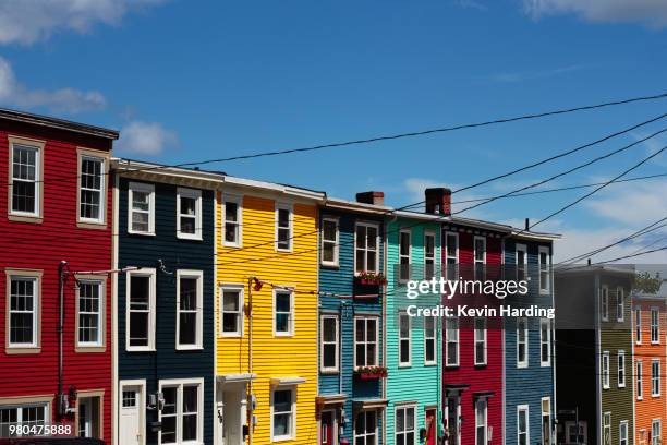 colorful row houses of newfoundland, st. johns, newfoundland and labrador, canada - newfoundland stock-fotos und bilder