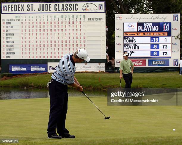 Defending chamption David Toms repeats as winner of the FedEx St. Jude Classic May 30, 2004 at the Tournament Players Club Southwind, Memphis,...