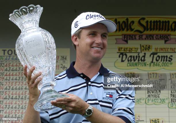 Defending chamption David Toms repeats as winner of the FedEx St. Jude Classic May 30, 2004 at the Tournament Players Club Southwind, Memphis,...