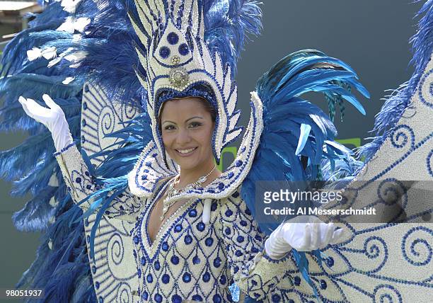 Latin dancer entertains before the men's final at the 2007 Sony Ericsson Open at Crandon Park in Key Biscayne, Florida on April 1, 2007. Novak...