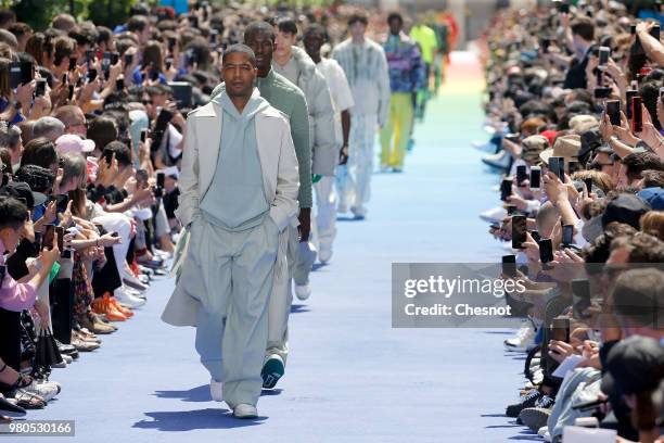 10,204 Louis Vuitton Men Runway Stock Photos, High-Res Pictures, and Images  - Getty Images