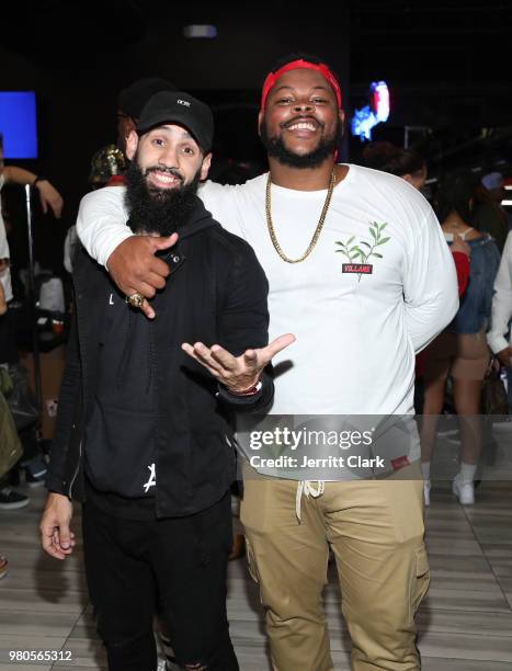 Dan Rue Photos and Premium High Res Pictures - Getty Images