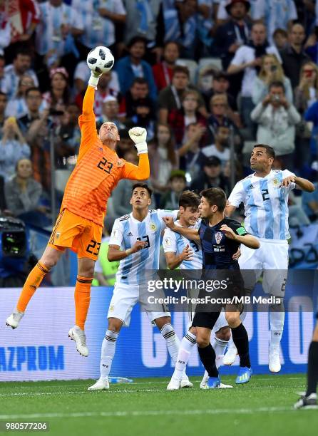 Wilfredo Caballero of Argentina during the 2018 FIFA World Cup Russia group D match between Argentina and Croatia at Nizhny Novgorod Stadium on June...