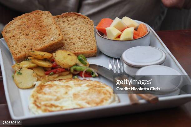 nepalese breakfast - nicoletta stock-fotos und bilder