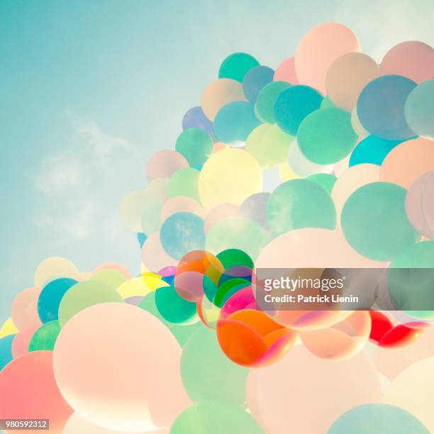 99 luftballons - luftballons stock pictures, royalty-free photos & images