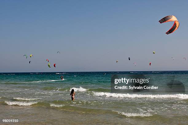 kite surf  - tarifa stock pictures, royalty-free photos & images