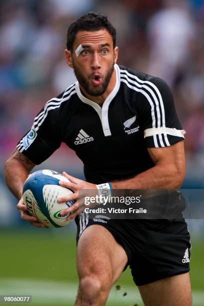 Zar Lawrence of New Zealand moves the ball up against Chinese Taipei on day one of the IRB Hong Kong Sevens on March 26, 2010 in Hong Kong.