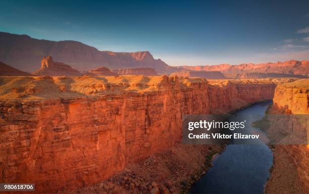 colorado river and marble canyon from navajo bridge (arizona) - marble canyon foto e immagini stock