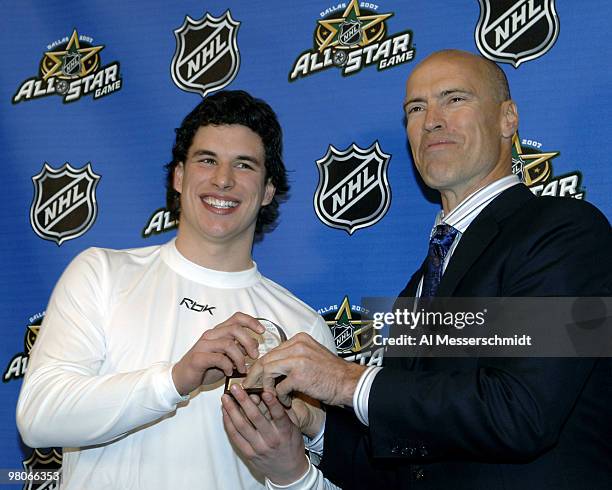 Pittsburgh Penguins forward Sidney Crosby and Mark Messier at the 2007 NHL All-Star game Jan. 24 in Dallas. Messier presented Crosby with the Mark...
