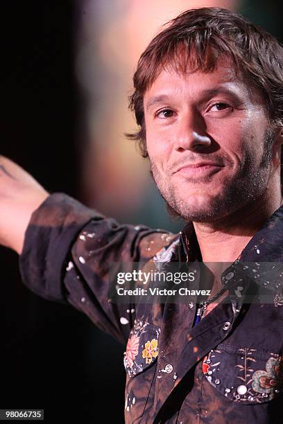 Singer Diego Torres performs onstage during "ALAS" El Concierto Por Los Ninos at Zocalo La Plaza de la Constitucion on May 17, 2008 in Mexico City,...