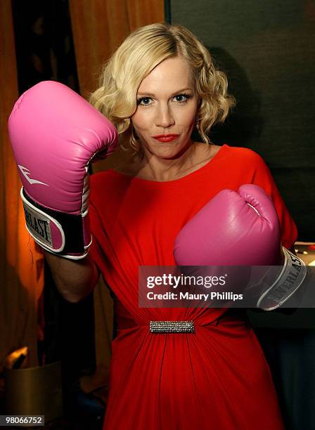 Actress Jennie Garth poses in the Daytime Emmy official gift lounge produced by On 3 Productions held at The Orpheum Theatre on August 30, 2009 in...