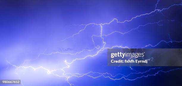 lighting bolt - forked lightning stock pictures, royalty-free photos & images