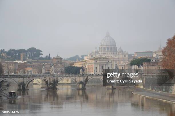 san angelo bridge over river tiber, rome, italy - sistine chapel stock pictures, royalty-free photos & images