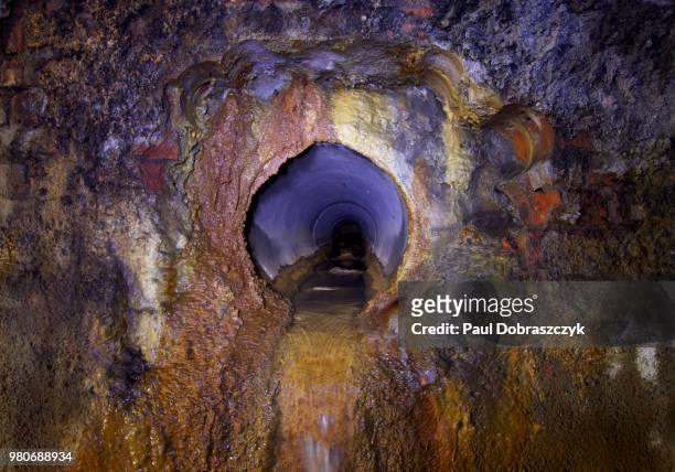 sewer outfall, medlock culvert, manchester - medlock foto e immagini stock