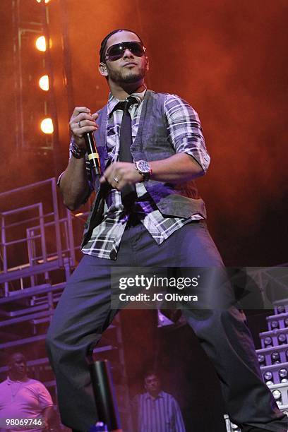 Singers RKM and Ken Y perform on stage during Latino 96.3 FM���s CALIBASH 2010 concert at the Staples Center on March 24, 2010 in Los Angeles,...