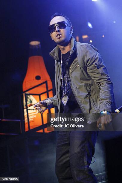 Singers Alexis y Fido perform on stage during Latino 96.3 FM�s CALIBASH 2010 concert at the Staples Center on March 24, 2010 in Los Angeles,...