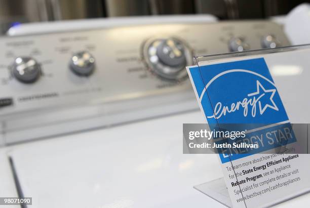 An Energy Star label is displayed on a brand new washing machine at a Best Buy store March 26, 2010 in Marin City, California. Government...