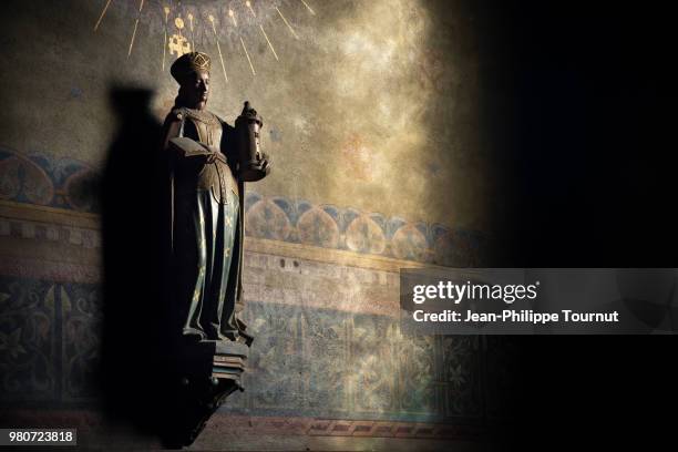 saint barbara in the church of chagny, statue de sainte barbe, chagny, bourgogne, burgundy, france - barbe stock pictures, royalty-free photos & images